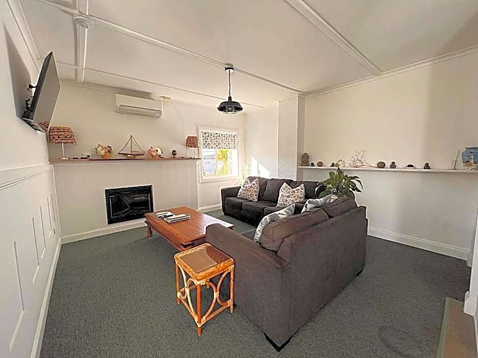 Smugglers Rest Apartments