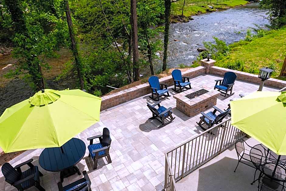 Twin Mountain Inn & Suites