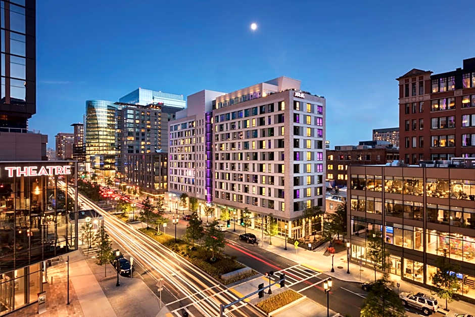 YOTEL Boston