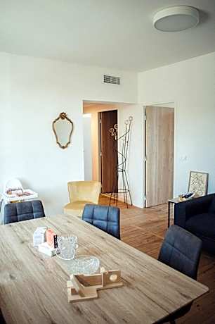 Apartment with Shower