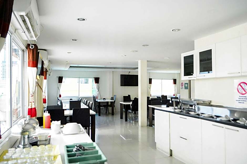 Gusto Pratunam Hotel