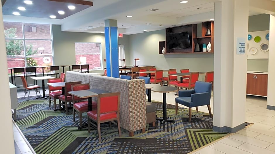 Holiday Inn Express Hotel and Suites Weslaco