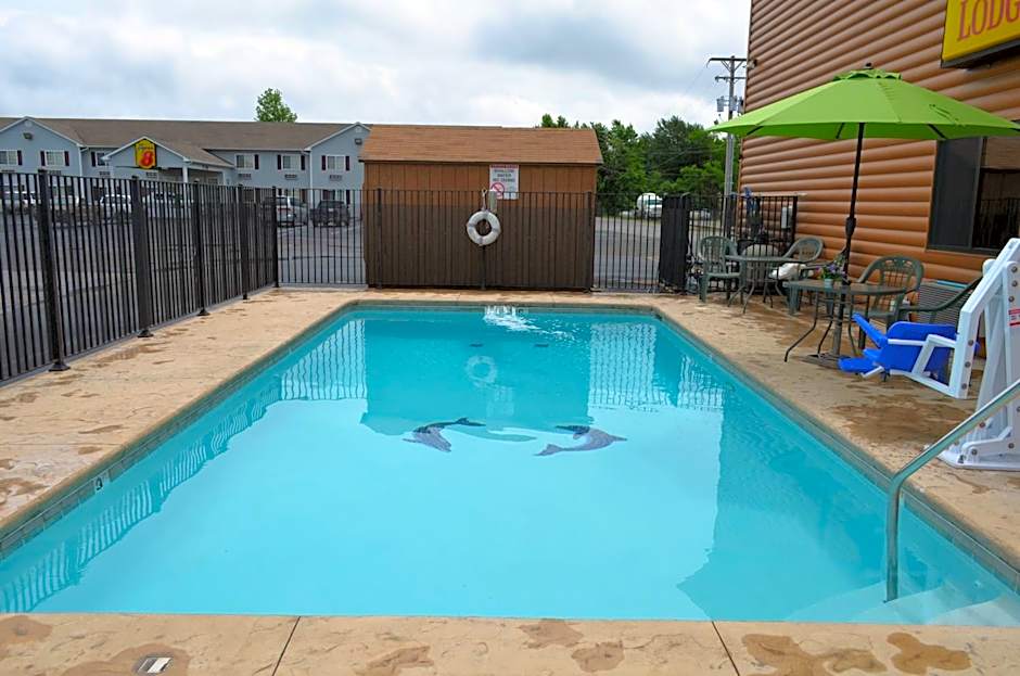 Booneslick Lodge - Neosho