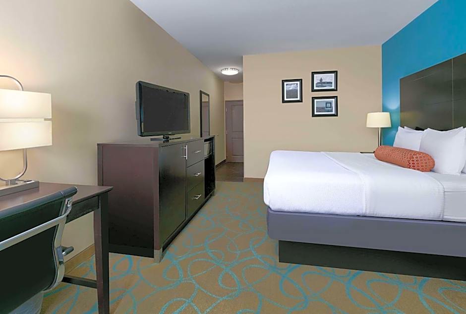 La Quinta Inn & Suites by Wyndham Clinton Historic Route 66