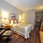 Days Inn & Suites by Wyndham Airport Albuquerque