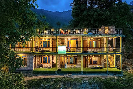 Whoopers Hostel Tosh