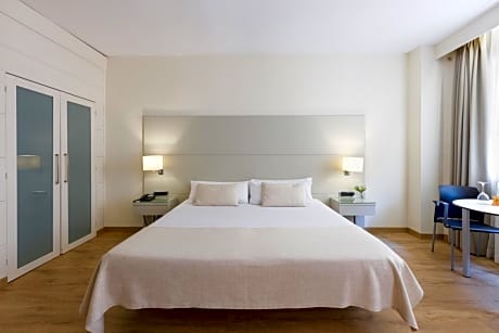 Apartment (2 Adults)
