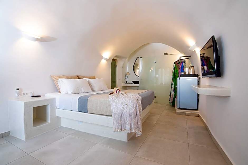 Caldera Cliff Illusion