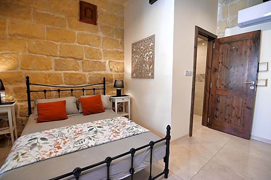 The Cloisters Bed And Breakfast