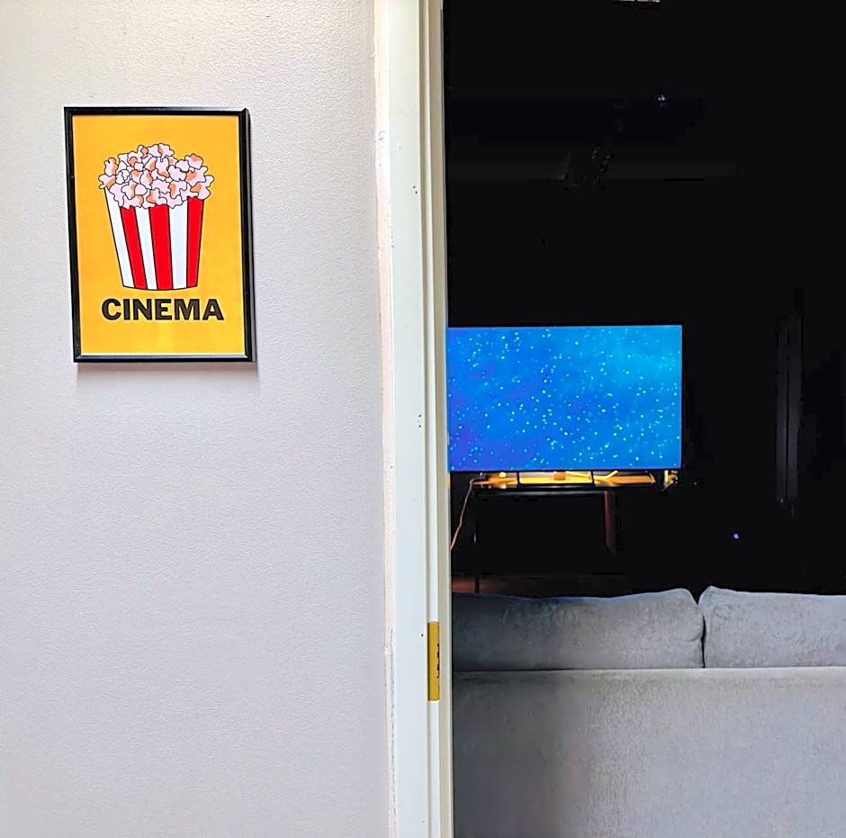 The Rooms Airport - 20Rooms