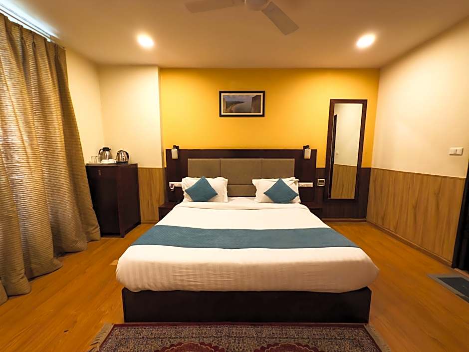 Hotel Royal Palm - A Budget Hotel in Udaipur