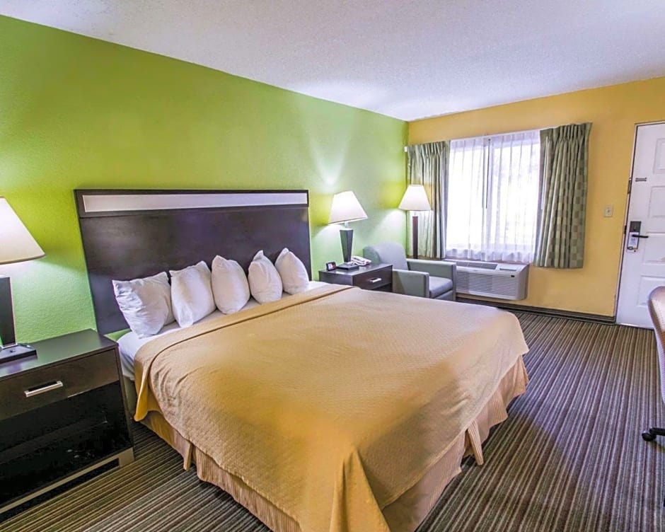 Quality Inn University