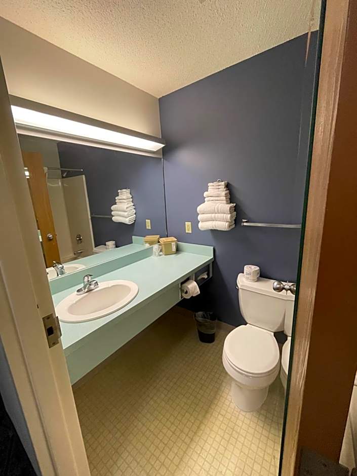 Manistee Inn & Marina