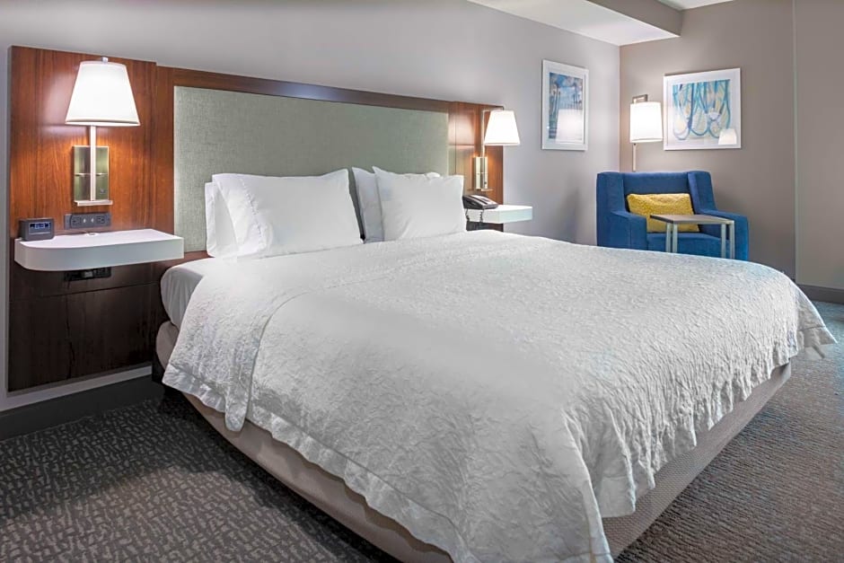 Hampton Inn By Hilton & Suites Arlington Crystal City DCA