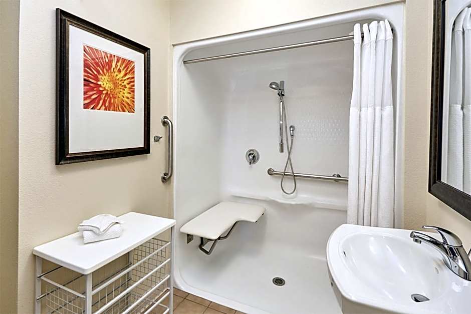 Staybridge Suites Lincolnshire By IHG