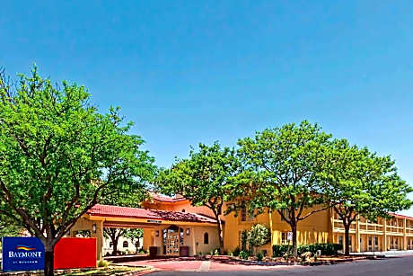 Baymont by Wyndham Lubbock - Downtown Civic Center