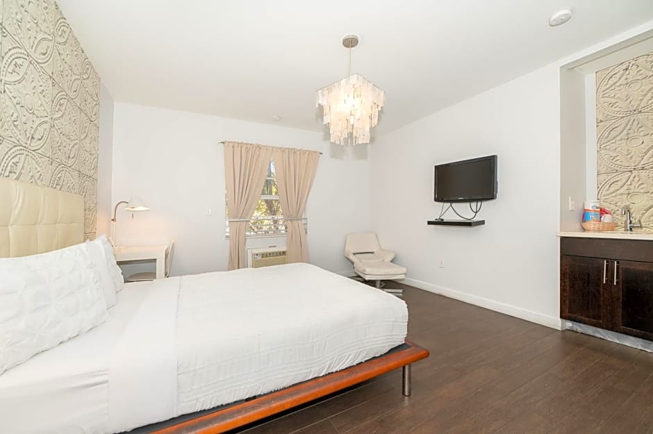 The New Hotel
