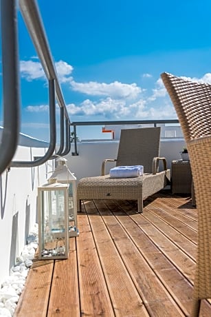 Superior Room with Openair Jacuzzi (or Whirlpool/ Hot Tub)