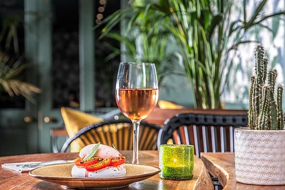 The Black Lion, Long Melford