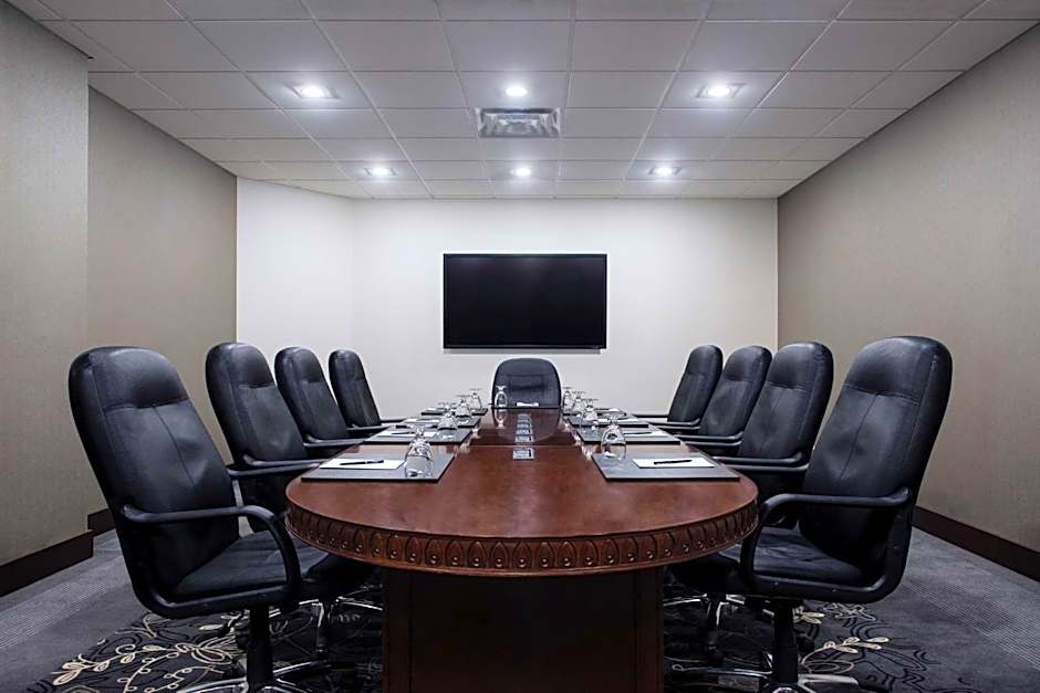 Hilton Suites Toronto/Markham Conference Center And Spa