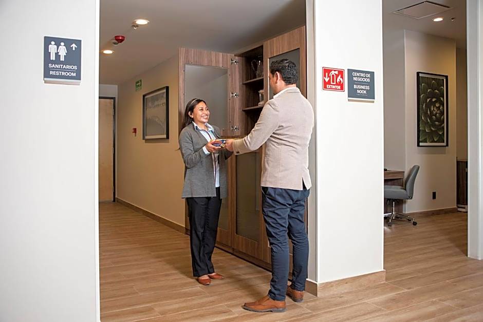 Candlewood Suites Guadalajara Galerias By IHG