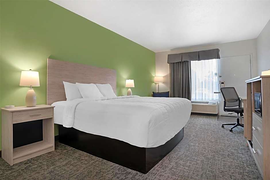 Best Western Navarre Waterfront