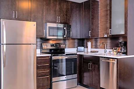 One-Bedroom King Suite with Sofa Bed - Hearing Accessible