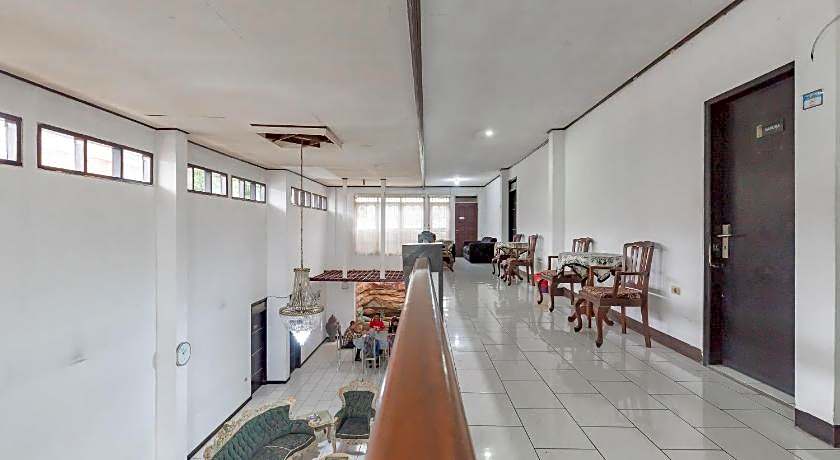 RedDoorz near Taman Kota Lapang Merdeka Sukabumi