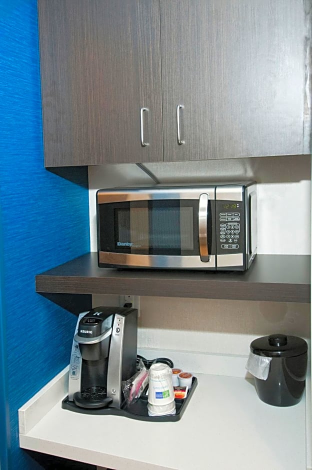 Holiday Inn Express & Suites Johnstown, an IHG Hotel