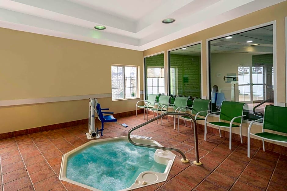 La Quinta by Wyndham Latham Albany Airport