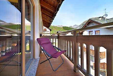 Deluxe Double or Twin Room with Balcony