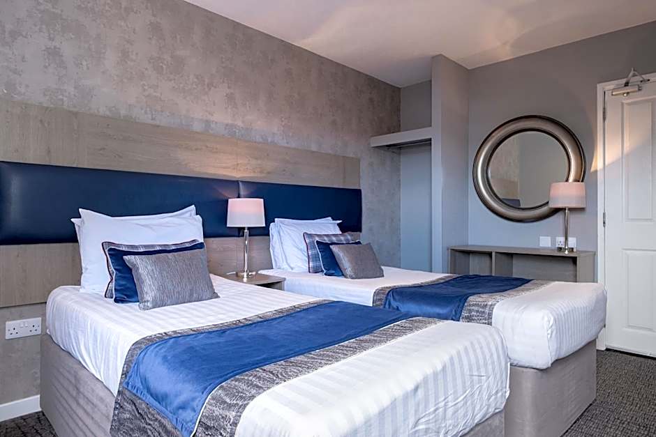 Number 44 Hotel & Bar