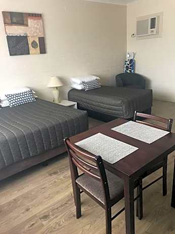 Standard Queen Room with Ensuite
