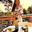 Fire Mountain Inn, Cabins & Treehouses - Bed And Breakfast