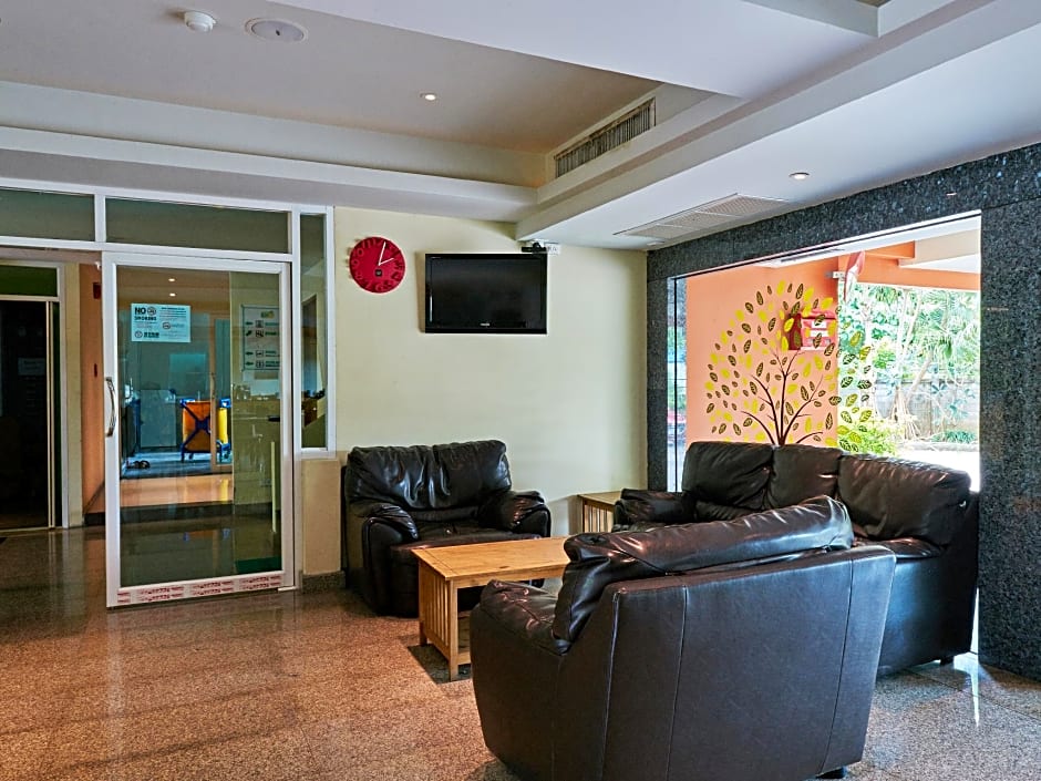 Phuket Ecozy Hotel