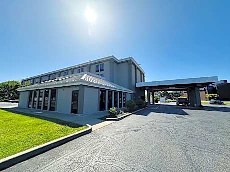 Country Inn & Suites by Radisson, Canton near Hall of Fame