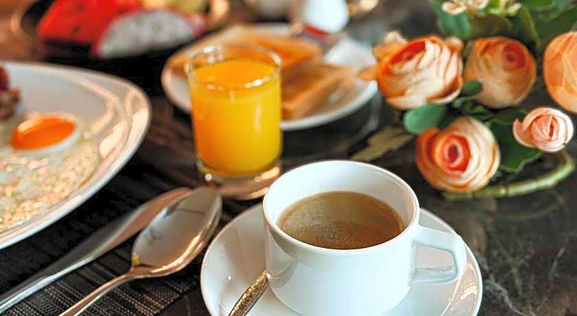 Ramada by Wyndham Bangkok Sukhumvit 11