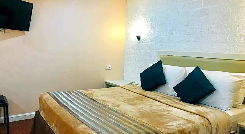 Urban Travellers Hotel