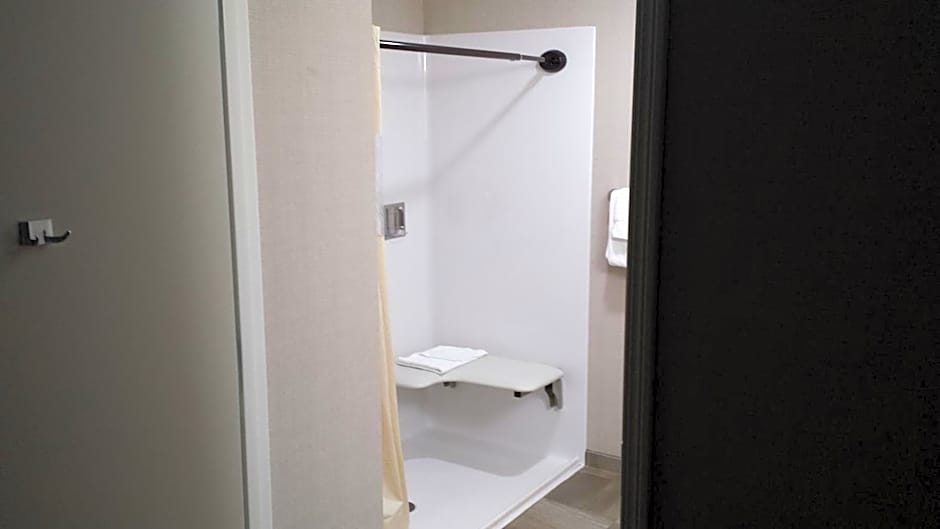 Days Inn by Wyndham Duluth/By Miller Hill Mall