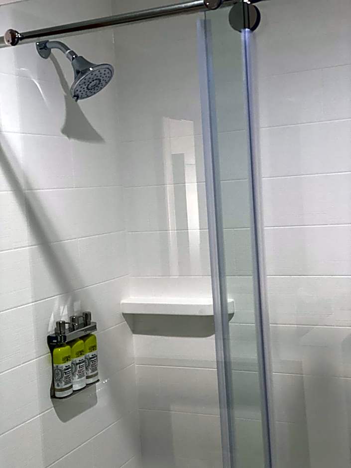 Holiday Inn Express and Suites Chatsworth By IHG