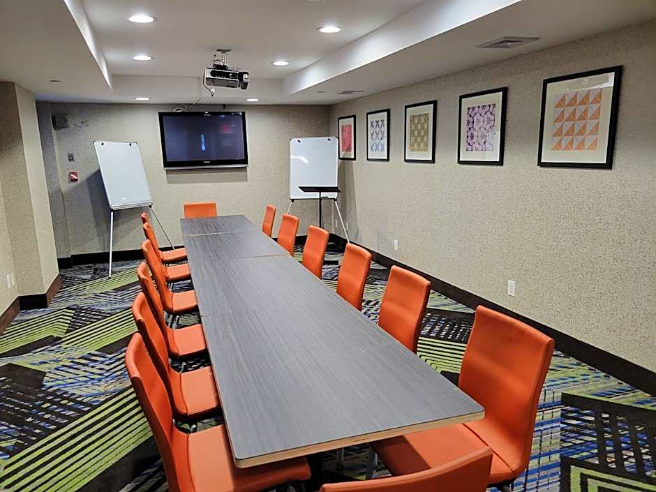 Holiday Inn Express Maspeth Hotel By IHG