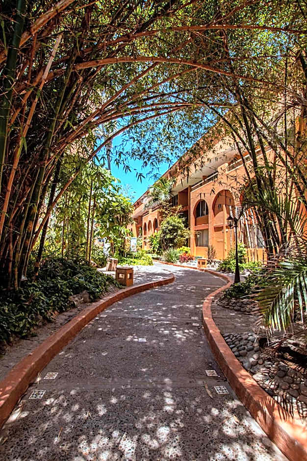 Costa de Oro Beach Hotel