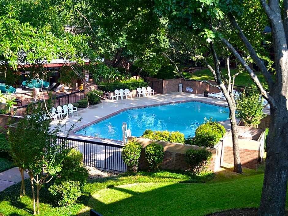 Magnuson Grand Hotel & Conference Center Tyler