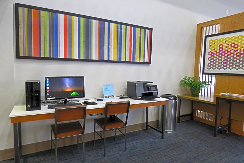 Holiday Inn Express Hotels & Suites Burlington by IHG