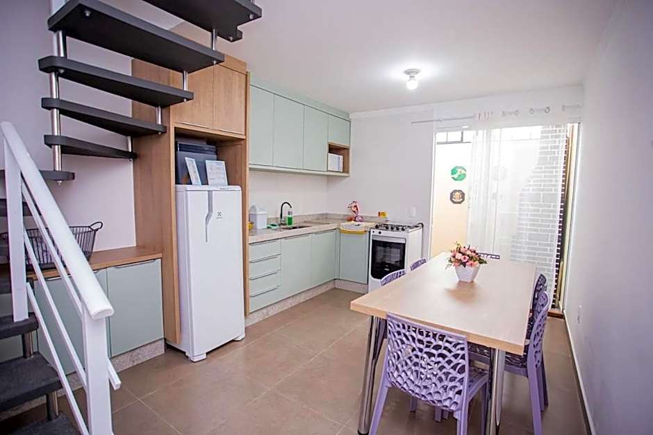 Completa casa apenas 700m da praia