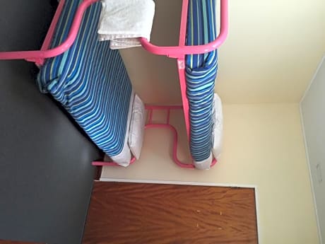 Twin Room with Shared Bathroom (2 star)