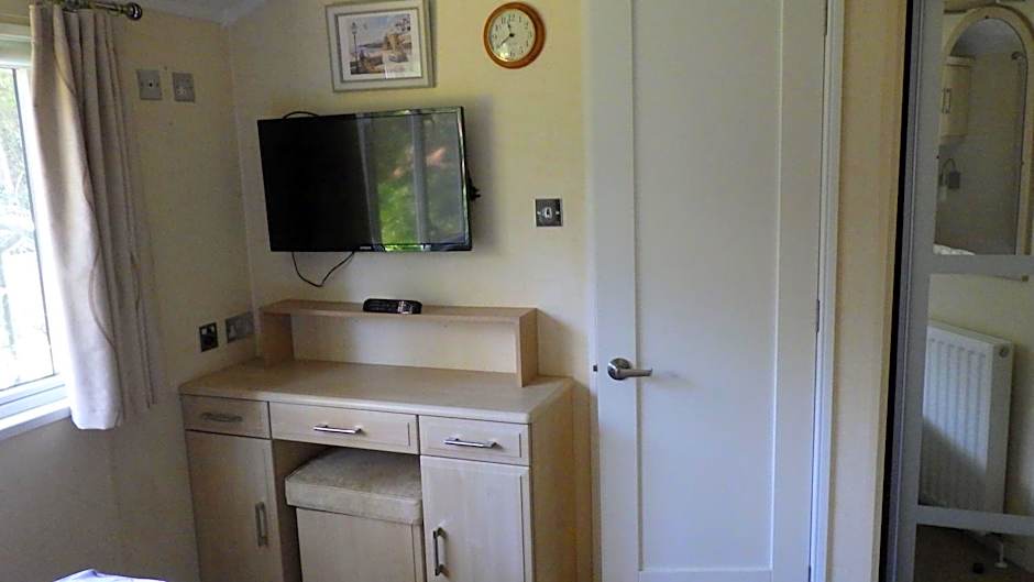 Violet 28 Oakdene Forest Park