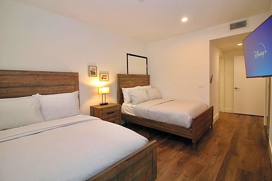 Los Angeles Premium Suites with Free Parking