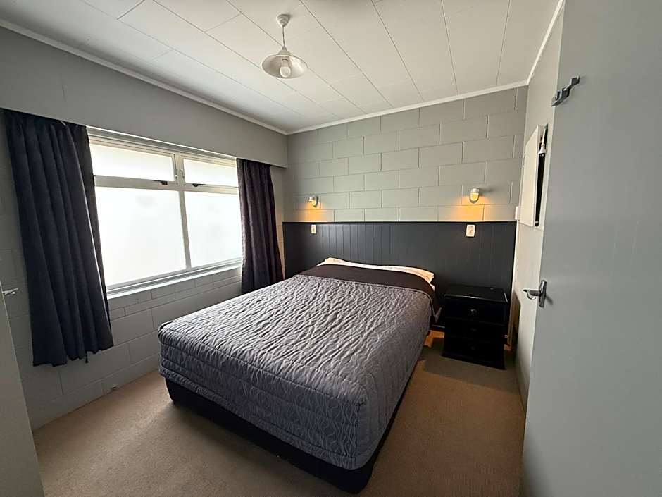 Central Court Motel