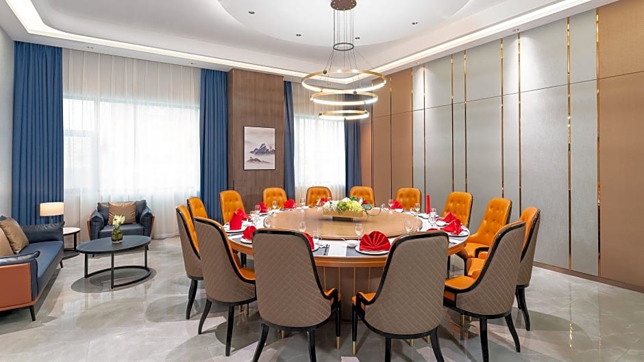 Holiday Inn Express Xining Railway Station By IHG